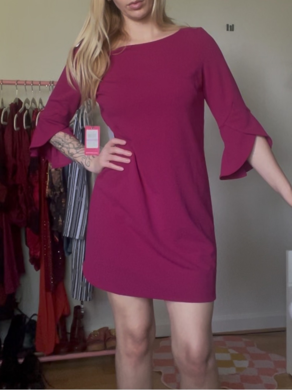 NWT Vince Camuto Magenta Tiered Flounce Bell Sleeve Shift Dress 6